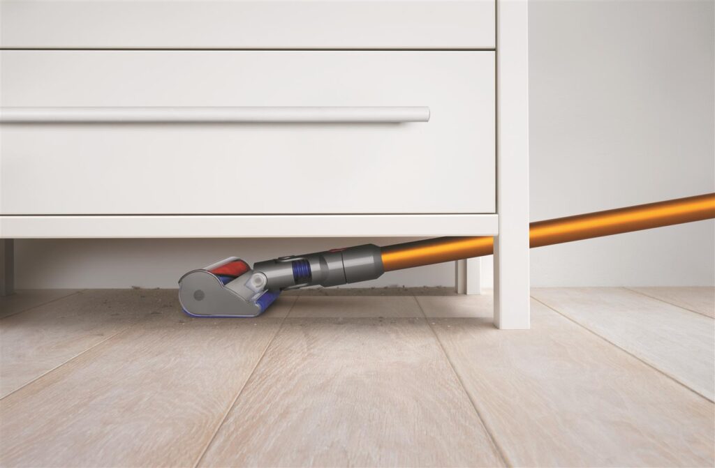 dyson-v8-absolute-vacuum-in-use-image-with-soft-roller-cleaner-head_resize-2